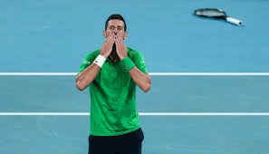 实现中超三连冠、队史第4冠，海港官方社媒发文庆祝